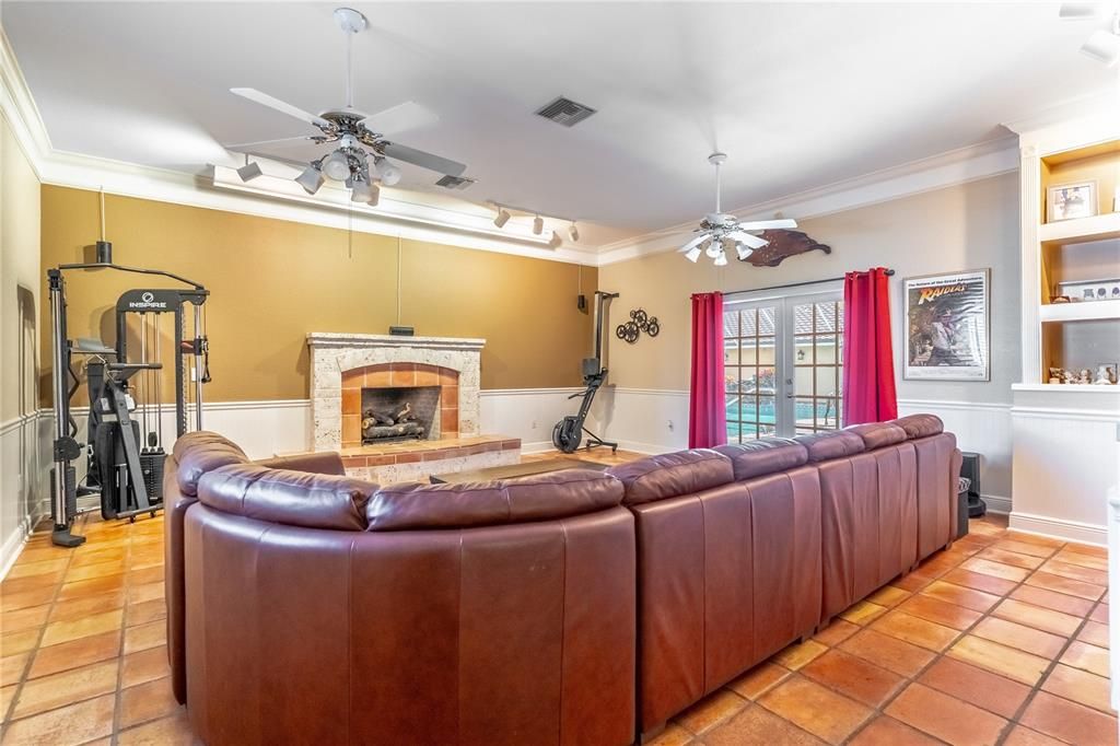 En Venta: $1,275,000 (5 camas, 4 baños, 5308 Pies cuadrados)