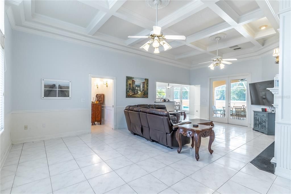 En Venta: $1,275,000 (5 camas, 4 baños, 5308 Pies cuadrados)