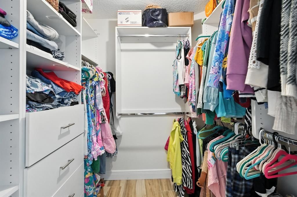 Active With Contract: $670,000 (6 beds, 4 baths, 2282 Square Feet)