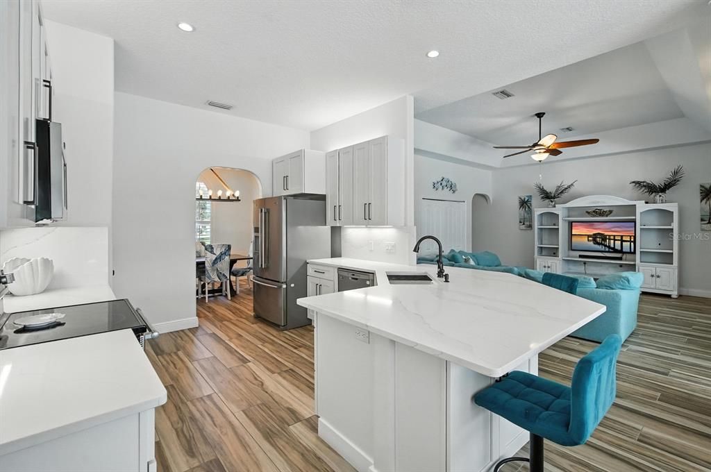 Active With Contract: $670,000 (6 beds, 4 baths, 2282 Square Feet)