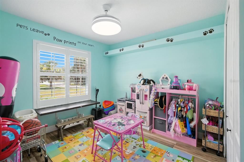 Active With Contract: $670,000 (6 beds, 4 baths, 2282 Square Feet)