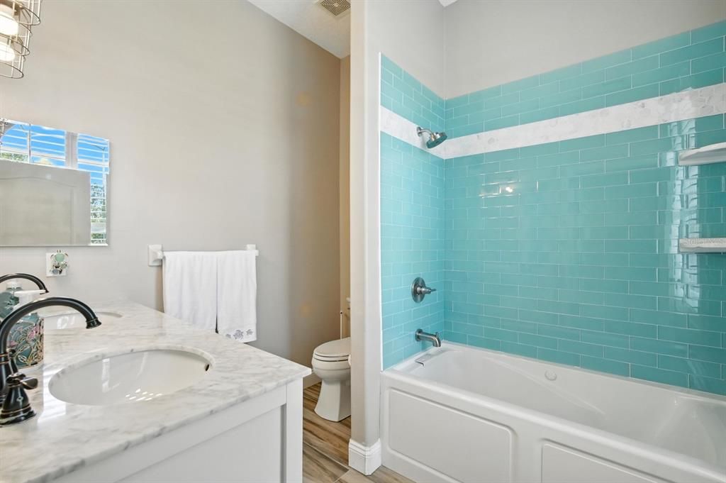 Active With Contract: $670,000 (6 beds, 4 baths, 2282 Square Feet)