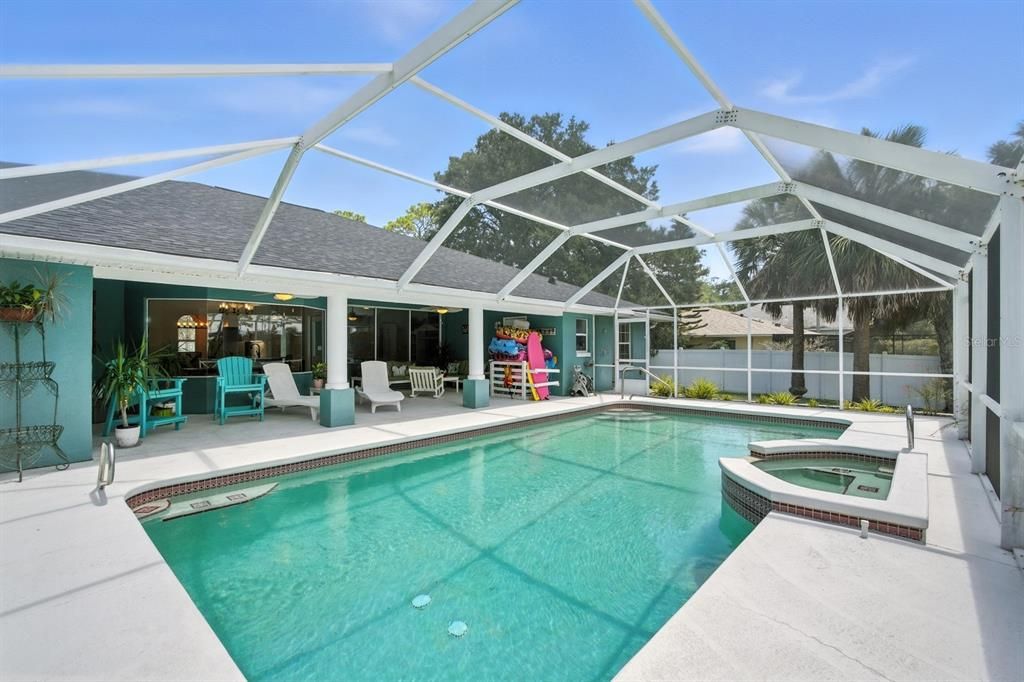 Active With Contract: $670,000 (6 beds, 4 baths, 2282 Square Feet)