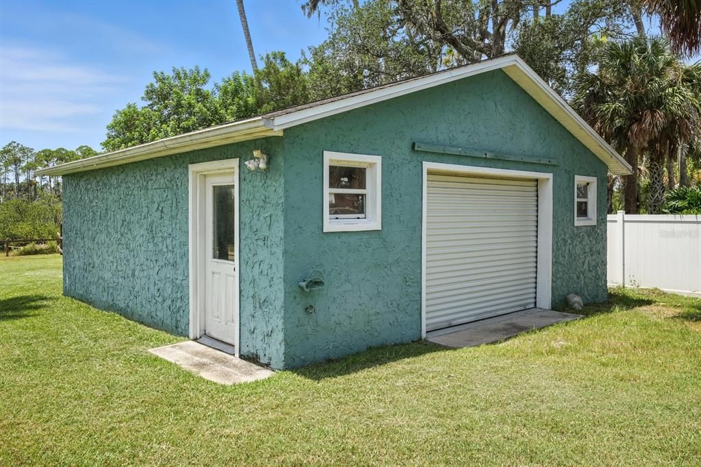 Active With Contract: $670,000 (6 beds, 4 baths, 2282 Square Feet)