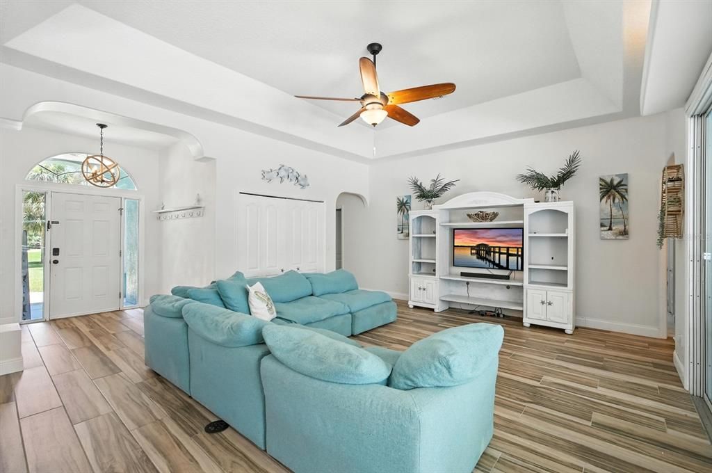 Active With Contract: $670,000 (6 beds, 4 baths, 2282 Square Feet)