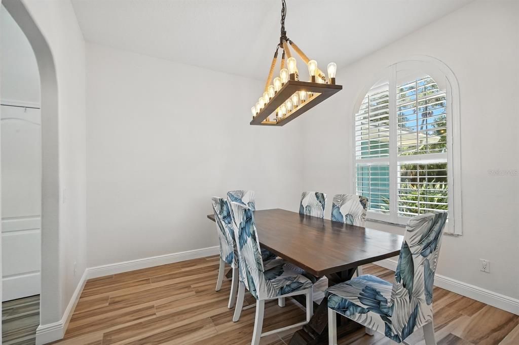 Active With Contract: $670,000 (6 beds, 4 baths, 2282 Square Feet)