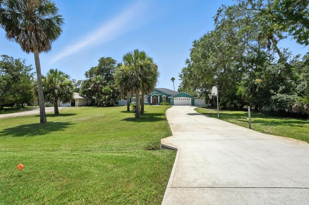 Active With Contract: $670,000 (6 beds, 4 baths, 2282 Square Feet)