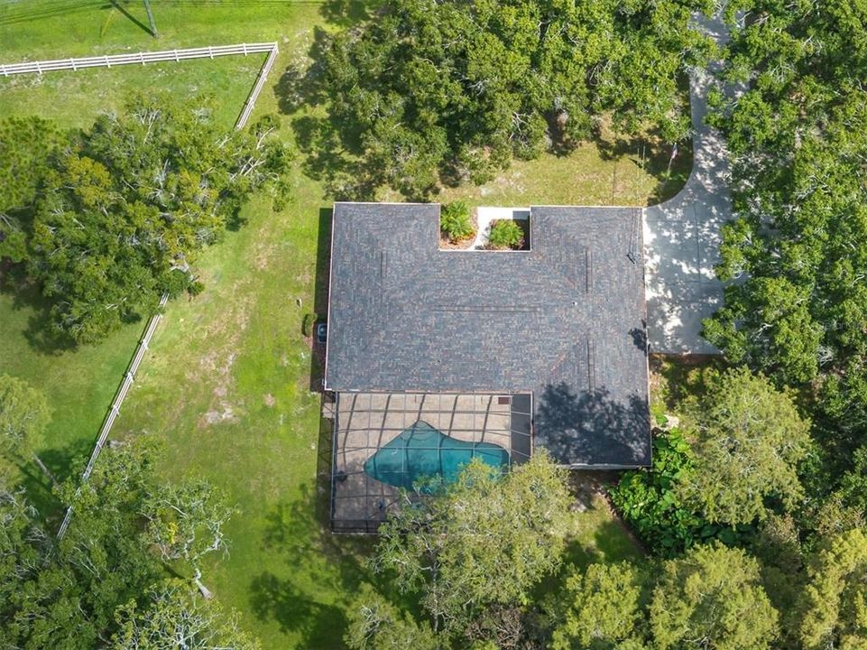 Под контрактом: $900,000 (4 спален, 2 ванн, 2454 Квадратных фут)