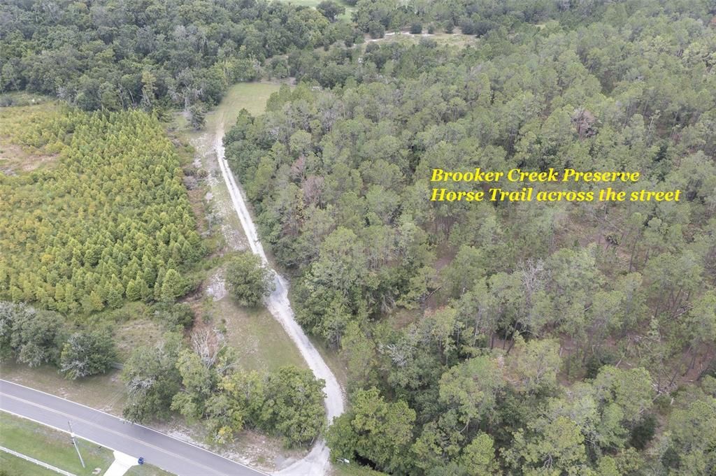 Под контрактом: $900,000 (4 спален, 2 ванн, 2454 Квадратных фут)