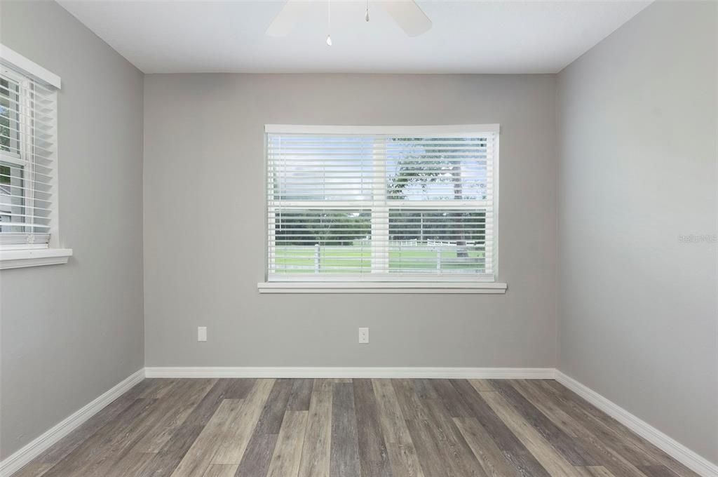 Под контрактом: $900,000 (4 спален, 2 ванн, 2454 Квадратных фут)