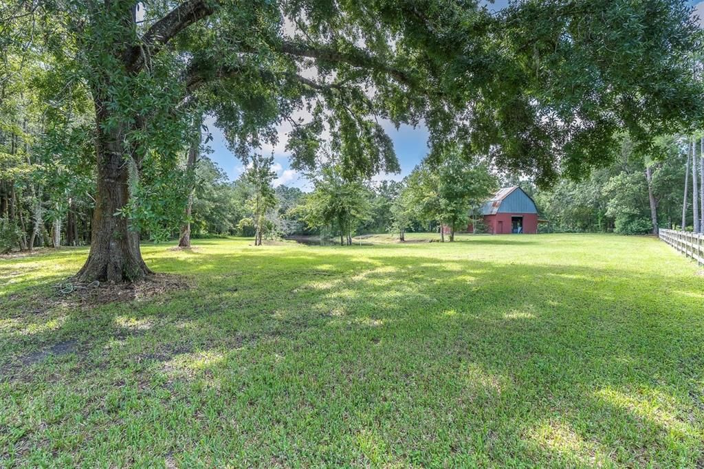 Под контрактом: $900,000 (4 спален, 2 ванн, 2454 Квадратных фут)