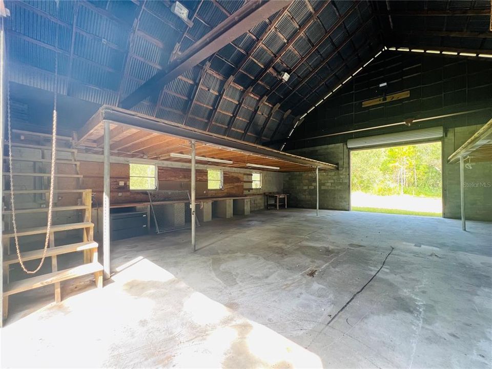 Под контрактом: $900,000 (4 спален, 2 ванн, 2454 Квадратных фут)