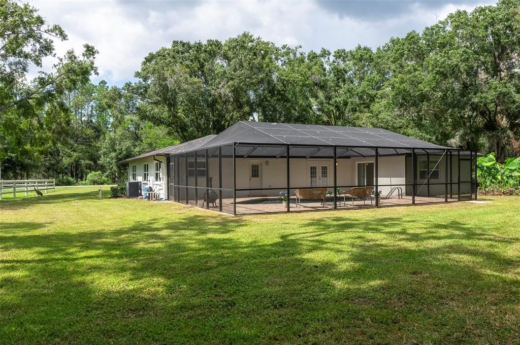 Под контрактом: $900,000 (4 спален, 2 ванн, 2454 Квадратных фут)