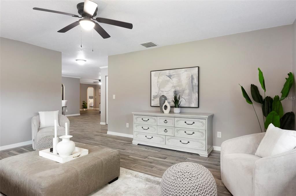 Под контрактом: $900,000 (4 спален, 2 ванн, 2454 Квадратных фут)