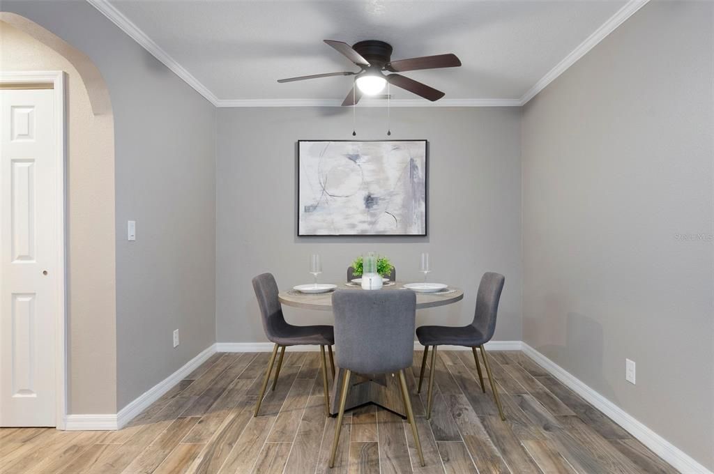 Под контрактом: $900,000 (4 спален, 2 ванн, 2454 Квадратных фут)