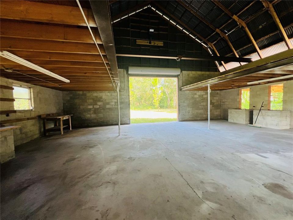 Под контрактом: $900,000 (4 спален, 2 ванн, 2454 Квадратных фут)