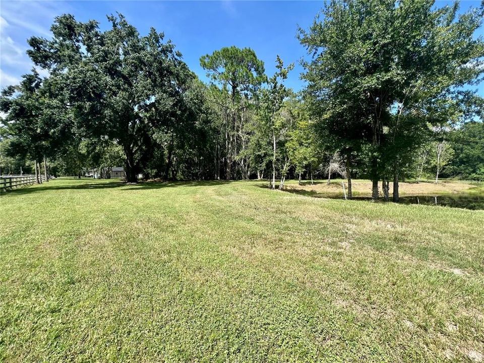 Под контрактом: $900,000 (4 спален, 2 ванн, 2454 Квадратных фут)