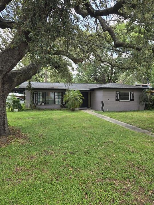 Active With Contract: $2,100 (2 beds, 1 baths, 1057 Square Feet)