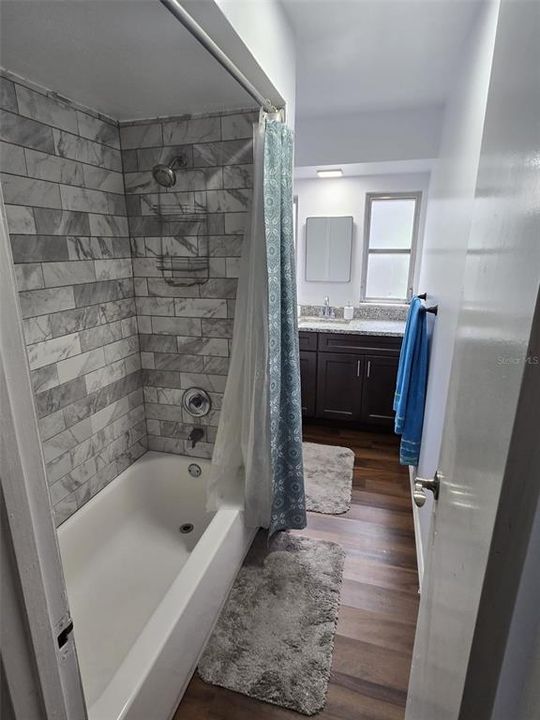 Active With Contract: $2,100 (2 beds, 1 baths, 1057 Square Feet)