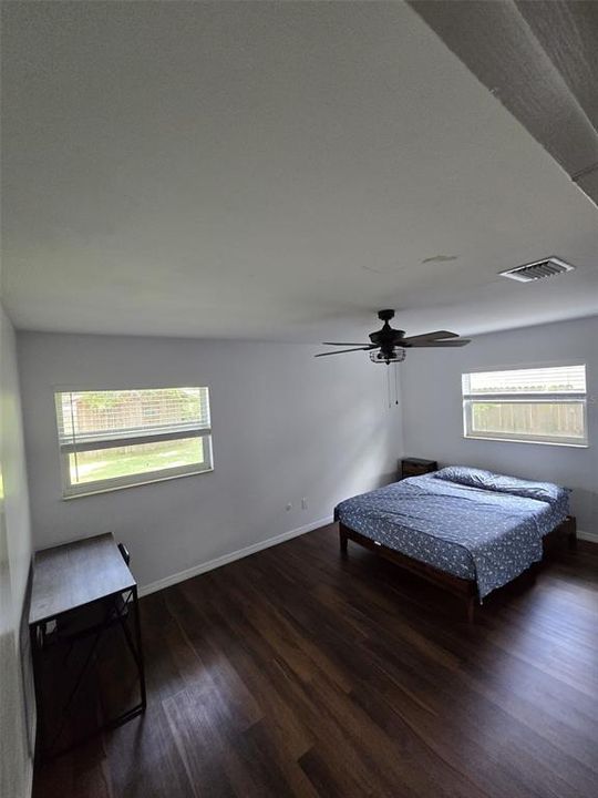 Active With Contract: $2,100 (2 beds, 1 baths, 1057 Square Feet)