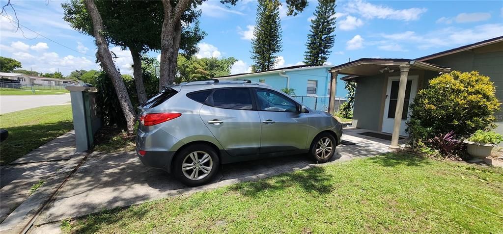 合同活跃: $290,000 (3 贝兹, 1 浴室, 1050 平方英尺)