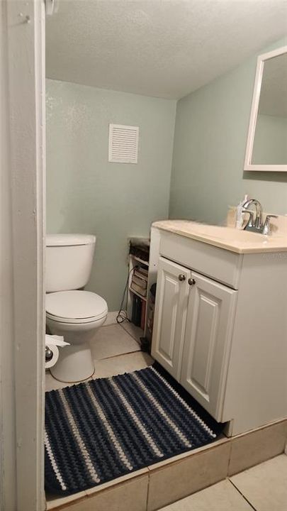 合同活跃: $290,000 (3 贝兹, 1 浴室, 1050 平方英尺)