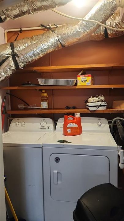 合同活跃: $290,000 (3 贝兹, 1 浴室, 1050 平方英尺)