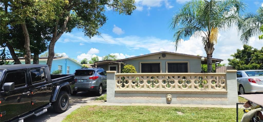 合同活跃: $290,000 (3 贝兹, 1 浴室, 1050 平方英尺)