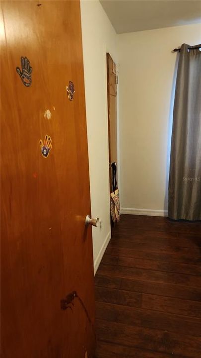 合同活跃: $290,000 (3 贝兹, 1 浴室, 1050 平方英尺)