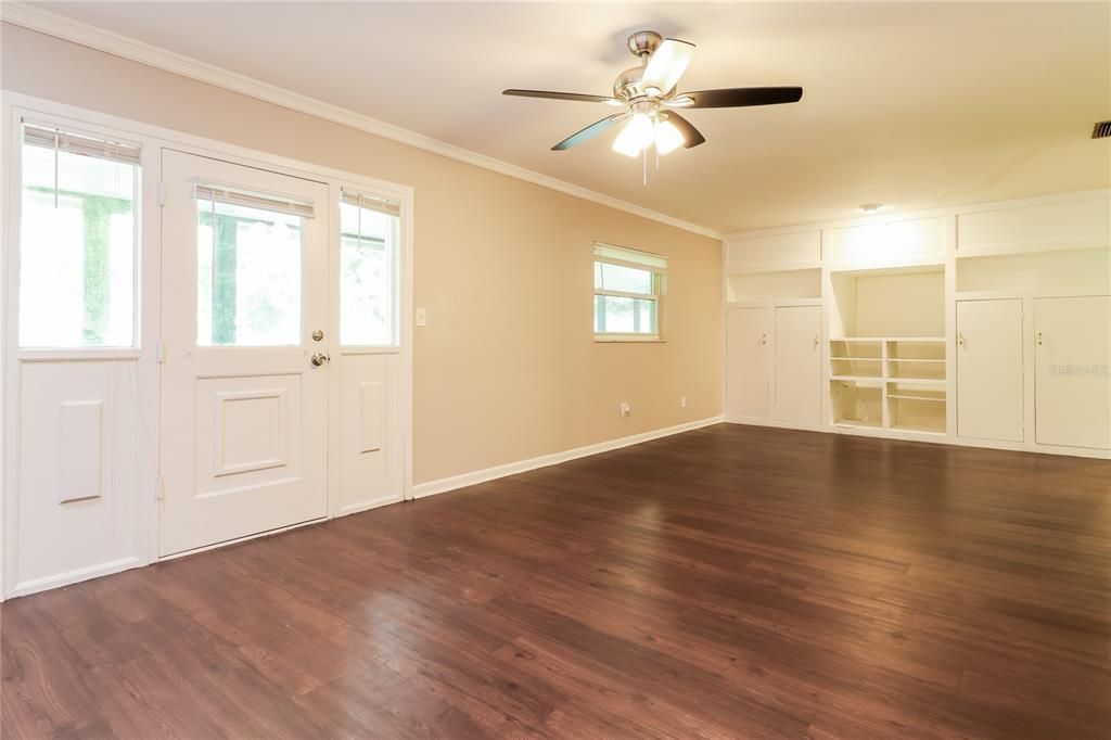 Active With Contract: $349,000 (3 beds, 2 baths, 1860 Square Feet)