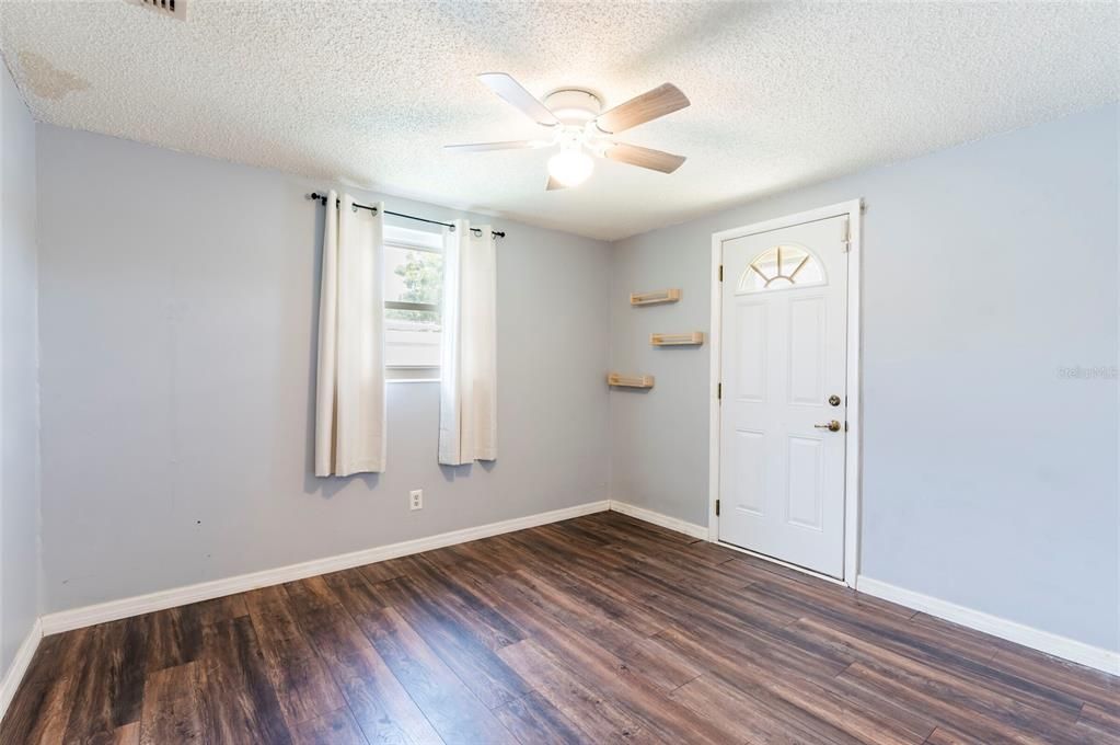 For Sale: $287,000 (3 beds, 2 baths, 1517 Square Feet)