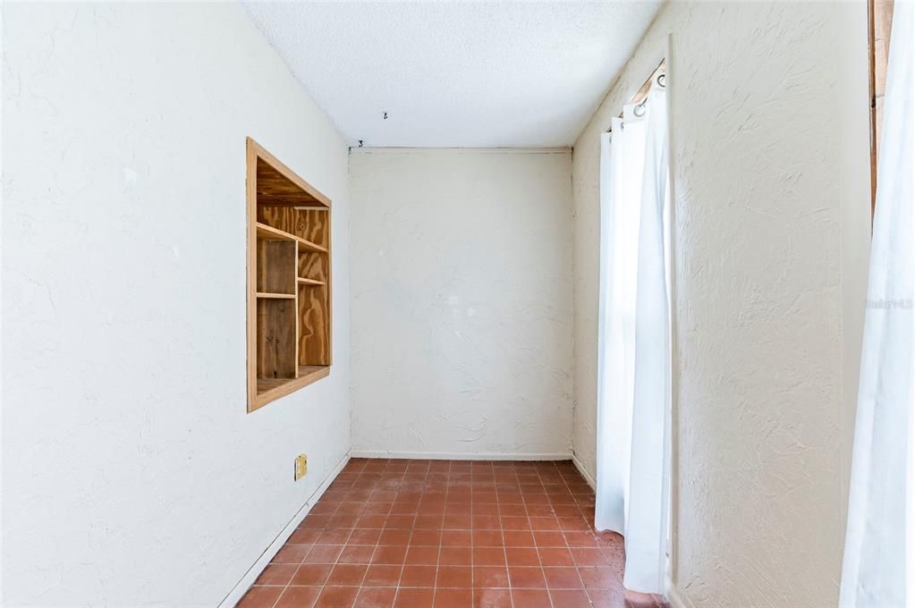 For Sale: $287,000 (3 beds, 2 baths, 1517 Square Feet)