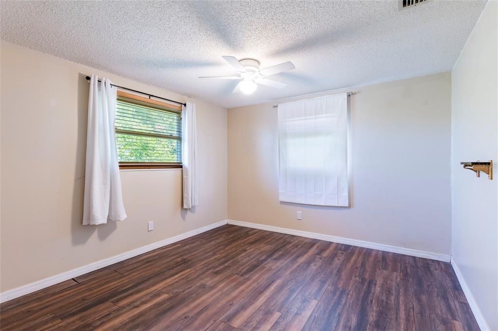 For Sale: $287,000 (3 beds, 2 baths, 1517 Square Feet)