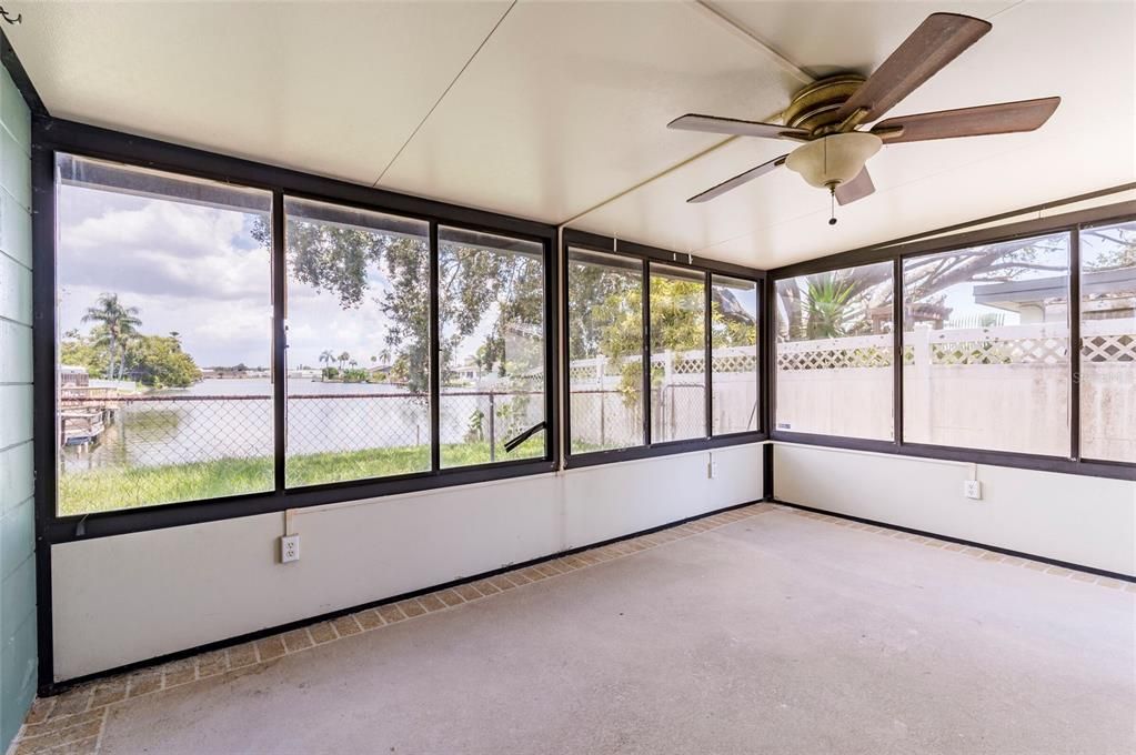 For Sale: $287,000 (3 beds, 2 baths, 1517 Square Feet)