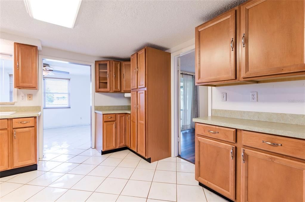 For Sale: $287,000 (3 beds, 2 baths, 1517 Square Feet)