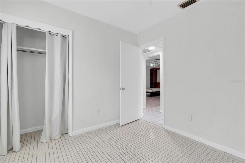 Activo con contrato: $275,000 (2 camas, 1 baños, 874 Pies cuadrados)