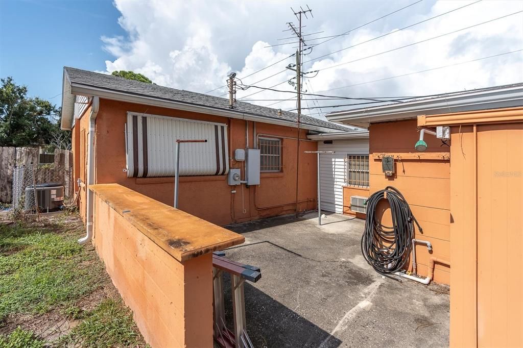 Activo con contrato: $275,000 (2 camas, 1 baños, 874 Pies cuadrados)