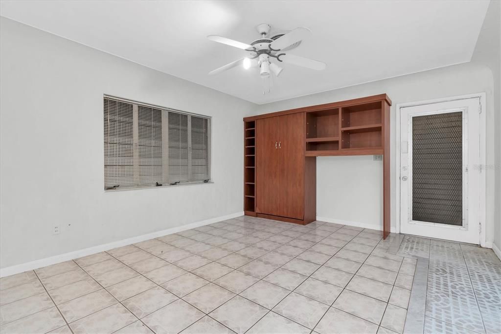 Activo con contrato: $275,000 (2 camas, 1 baños, 874 Pies cuadrados)