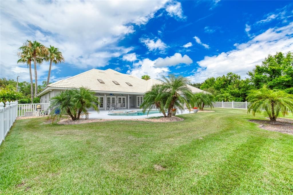 For Sale: $839,900 (4 beds, 2 baths, 3647 Square Feet)