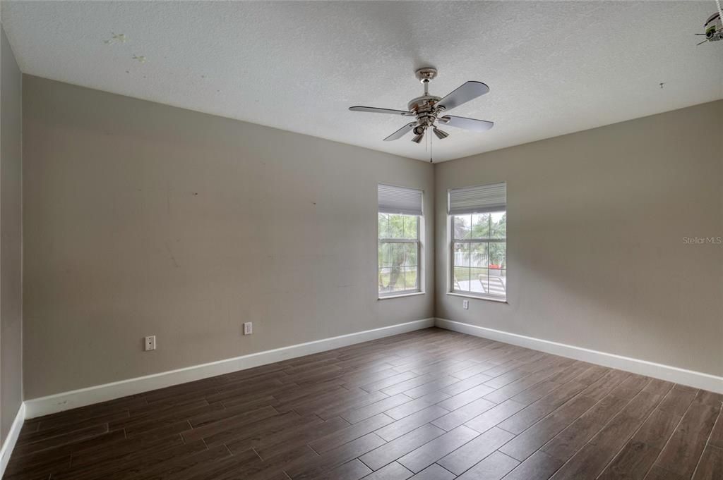 For Sale: $839,900 (4 beds, 2 baths, 3647 Square Feet)