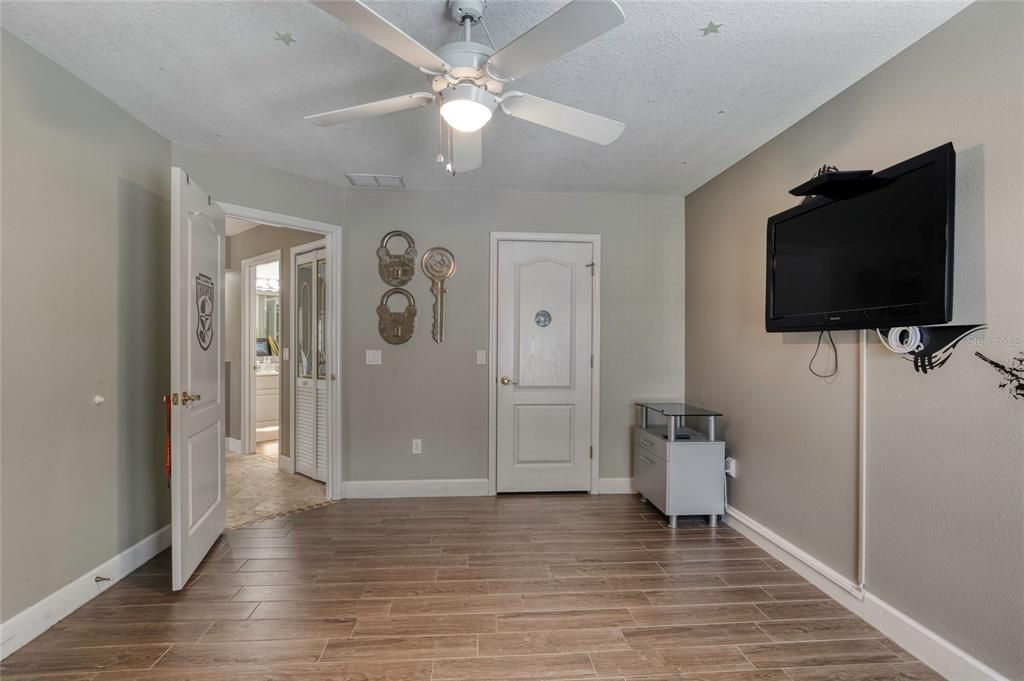 For Sale: $839,900 (4 beds, 2 baths, 3647 Square Feet)