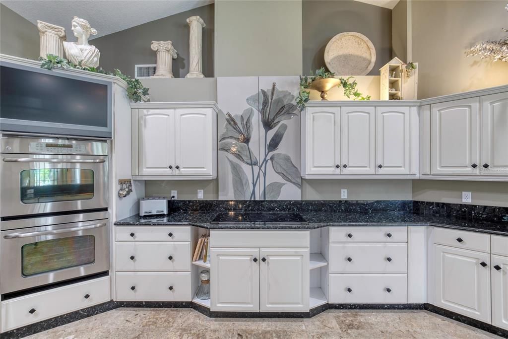 For Sale: $839,900 (4 beds, 2 baths, 3647 Square Feet)