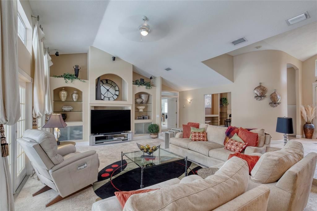 For Sale: $839,900 (4 beds, 2 baths, 3647 Square Feet)