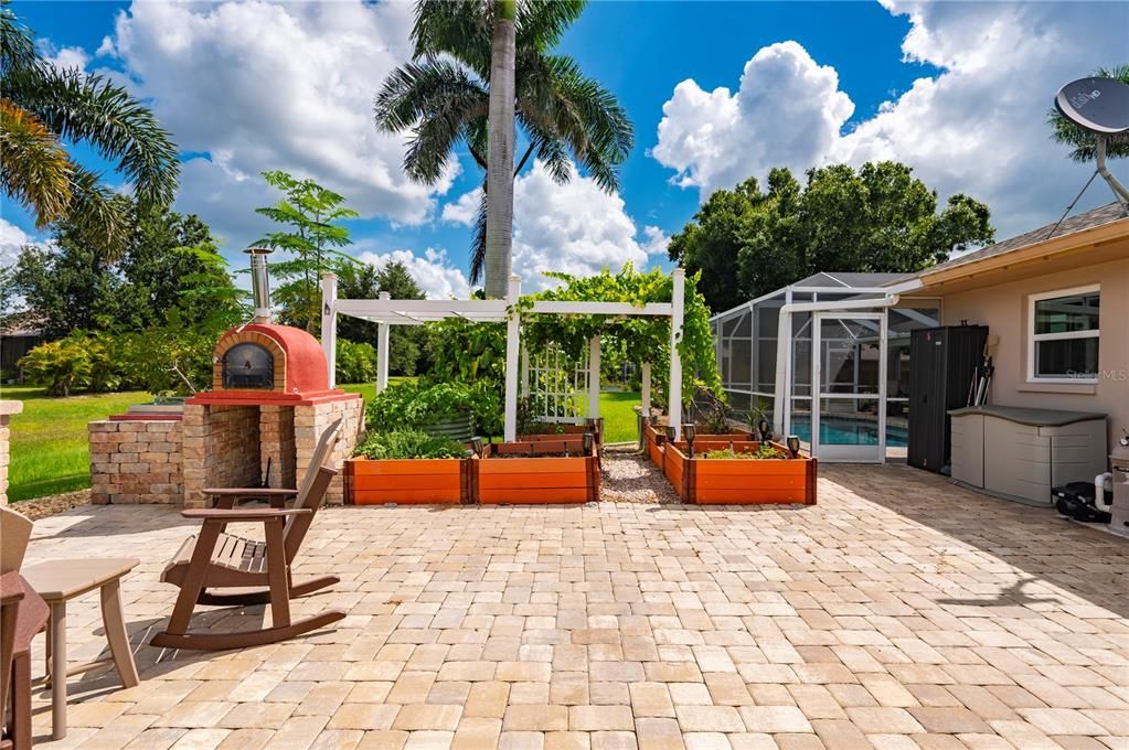 For Sale: $575,000 (3 beds, 2 baths, 2322 Square Feet)