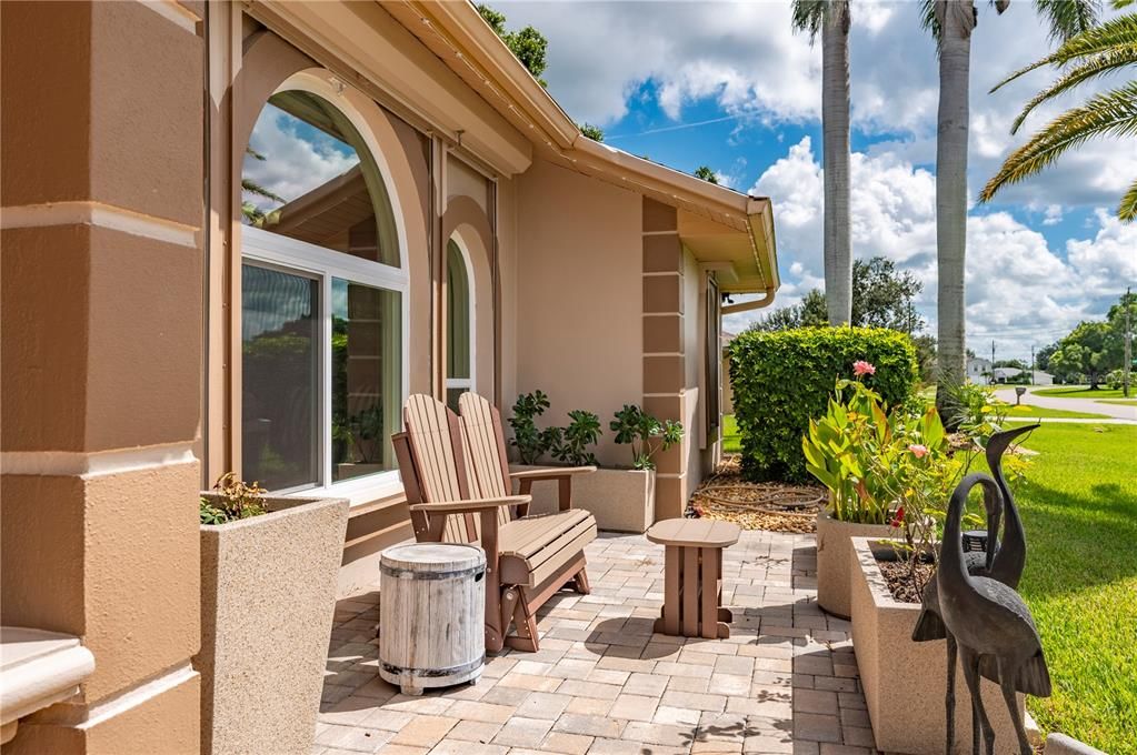 For Sale: $575,000 (3 beds, 2 baths, 2322 Square Feet)