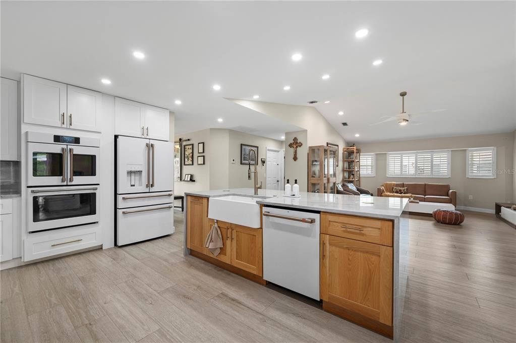 For Sale: $575,000 (3 beds, 2 baths, 2322 Square Feet)