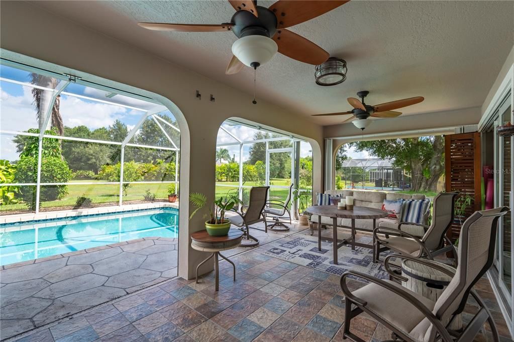 For Sale: $575,000 (3 beds, 2 baths, 2322 Square Feet)