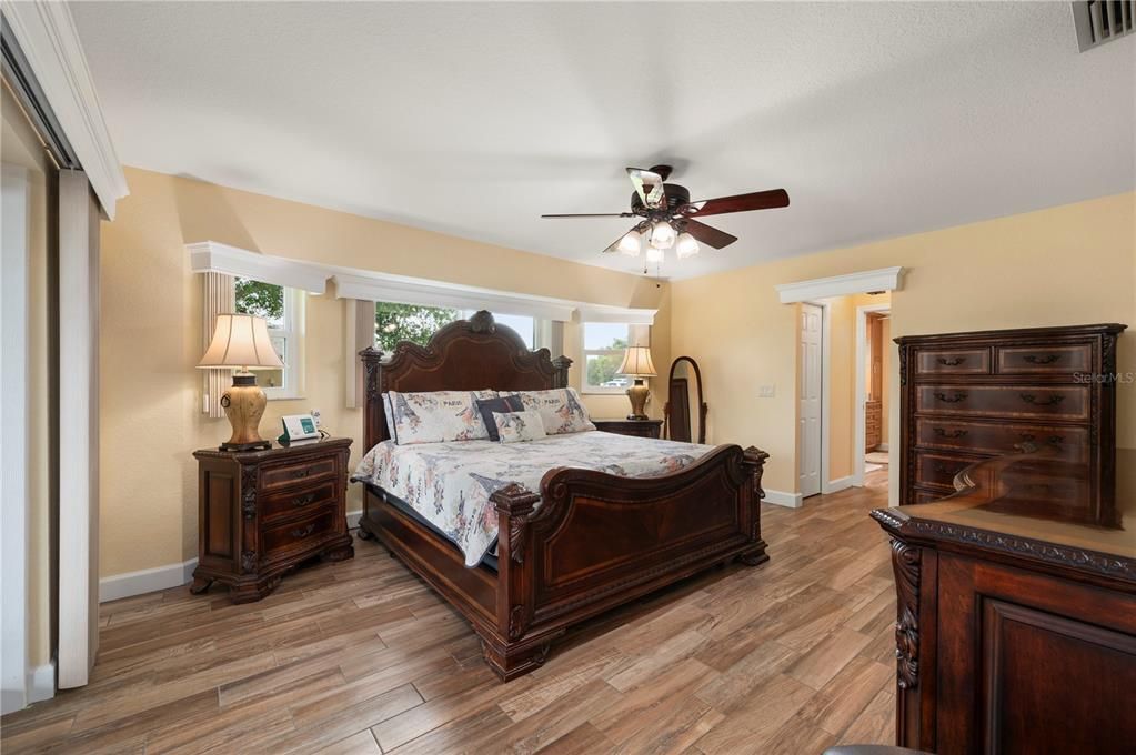 For Sale: $575,000 (3 beds, 2 baths, 2322 Square Feet)