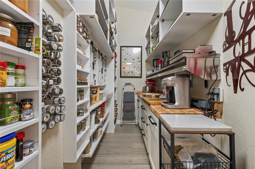 For Sale: $575,000 (3 beds, 2 baths, 2322 Square Feet)