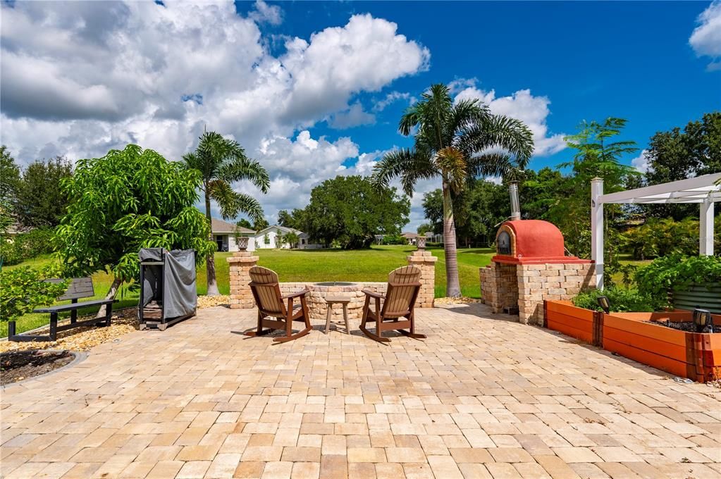 For Sale: $575,000 (3 beds, 2 baths, 2322 Square Feet)